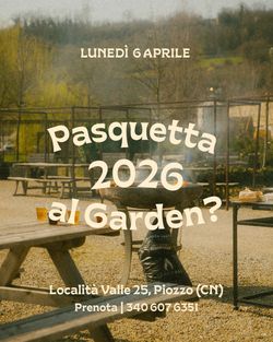 Spazi esterni del Baladin Open Garden con tavoli in legno e barbecue per eventi all'aperto a Piozzo.